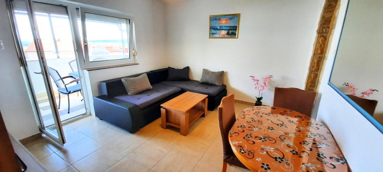 Apartment Miroslav Krk Town Esterno foto