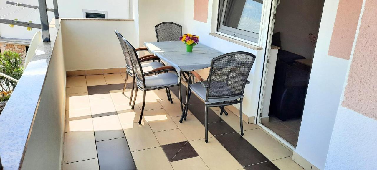 Apartment Miroslav Krk Town Esterno foto